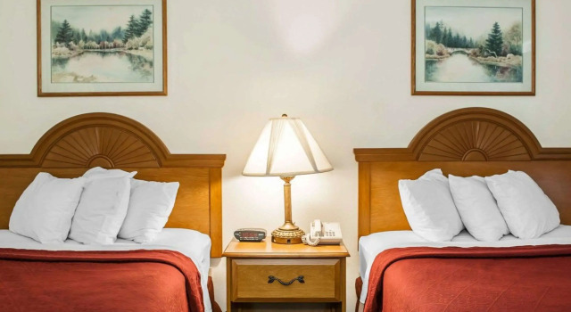 Четырёхместный номер Standard Quality Inn Rochester South