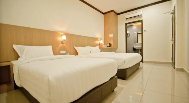 O podwyższonym standardzie rodzinny pokój Hotel Setia