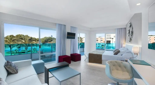 Люкс Plaza Santa Ponsa Boutique Hotel