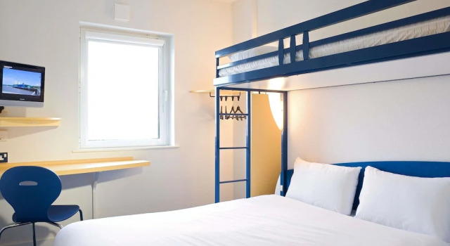 Четырёхместный семейный номер Standard ibis budget Nevers Varennes Vauzelles