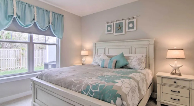 Апартаменты 2 Mi to Bethany Beach: Modern Townhome w/ Patio