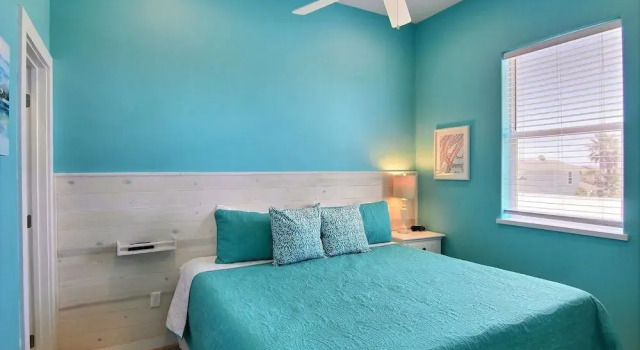 Don't Worry Beach Happy 4 Bedrooms 4.5 Bathrooms Home