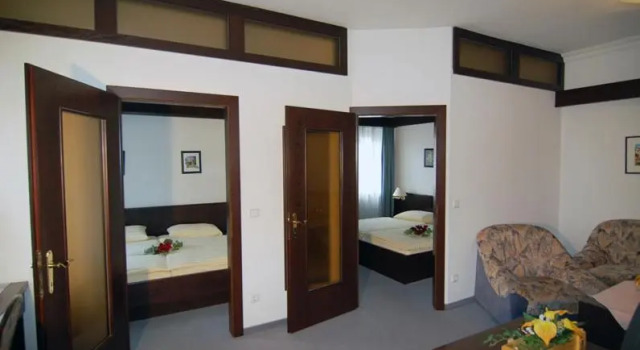 Четырёхместный номер Superior Hotel Goldener Hirsch