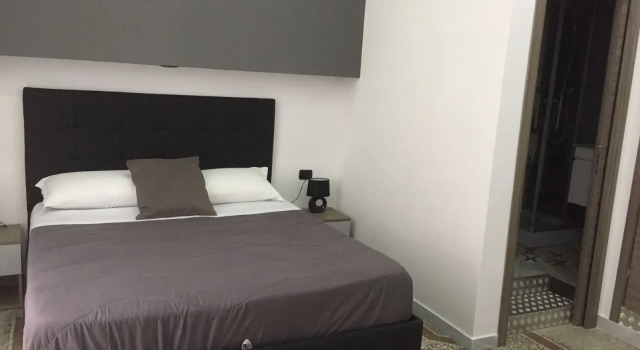 MB95 - Mezzocannone Luxurious Bed&Breakfast, Забронировать Отель «постель и завтрак» Неаполь - исторический центр Неаполь, рядом с Национальный археологический музей