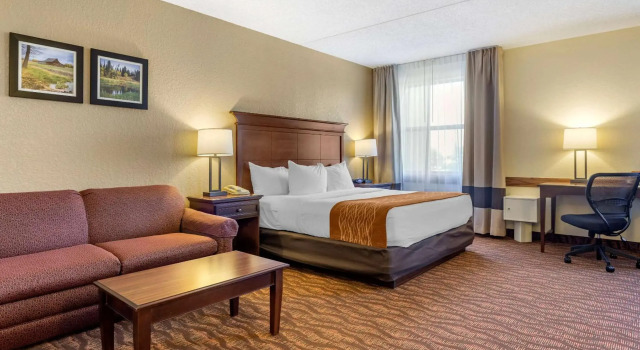 Comfort Inn & Suites Branson Meadows, Забронировать Отель Отели Table Rock Lake с парковкой, Парковка