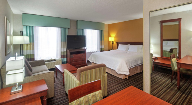 Hampton Inn & Suites by Hilton Toronto Airport