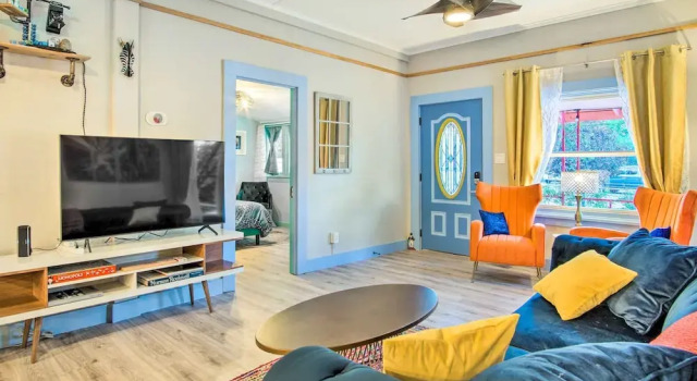 Colorful Bisbee Home w/ Patio ~ 1 Mi to Dtwn!