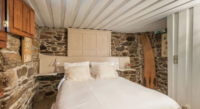 Holiday Home for two in Idyllic Garden With Saltwater Swimming Pool