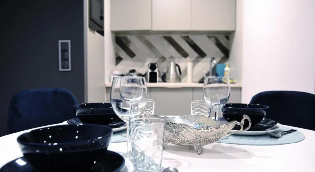 Your Private 5-Star Home in Katowice ★ Close to Everything, Забронировать Апартаменты/квартира Отели Катовице с парковкой, рядом с Силезский университет, Парковка