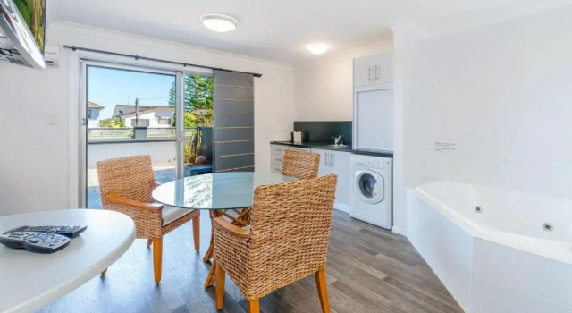 Апартаменты Superior Adrift Apartments Yamba