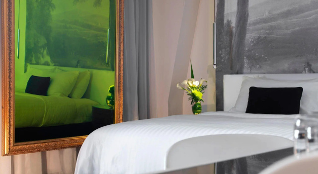 Двухместный семейный люкс Renaissance Paris Nobel Tour Eiffel Hotel