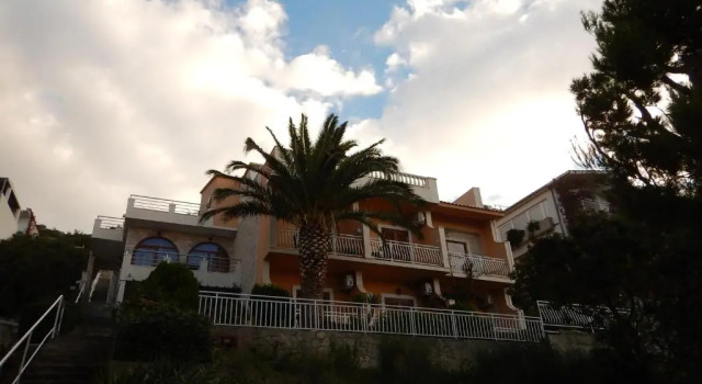 Apartments Kapetan Jure