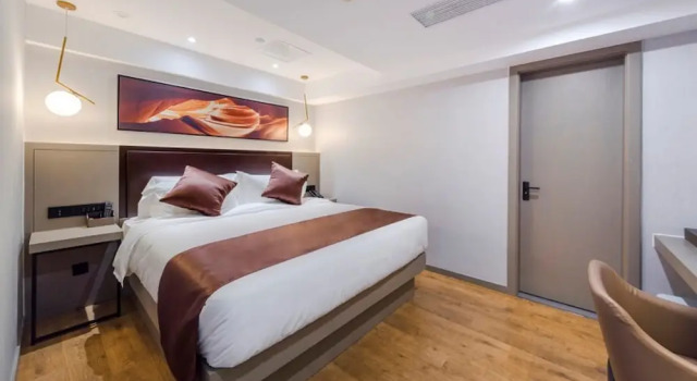 Номер Deluxe GYA Hotel Jin Ji Lake Oriental Gate