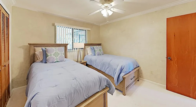 New Listing! Sparkling W/ Caged Pool & Lanai 3 Bedroom Home, Забронировать Дом для отпуска Виллы Кейп-Корал, Вилла