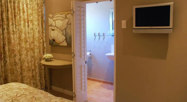 Двухместный номер Deluxe Sneezewood Farm Bed&Breakfast and Self-Catering Cottage