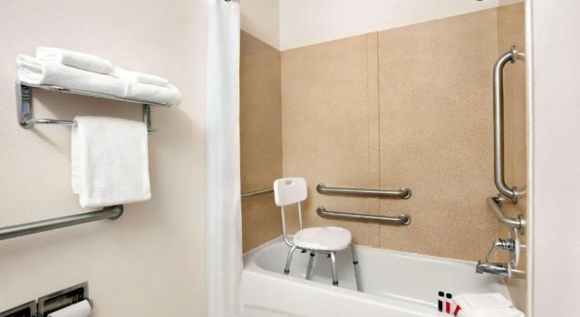 Двухместный номер Standard Microtel Inn & Suites by Wyndham Culpeper