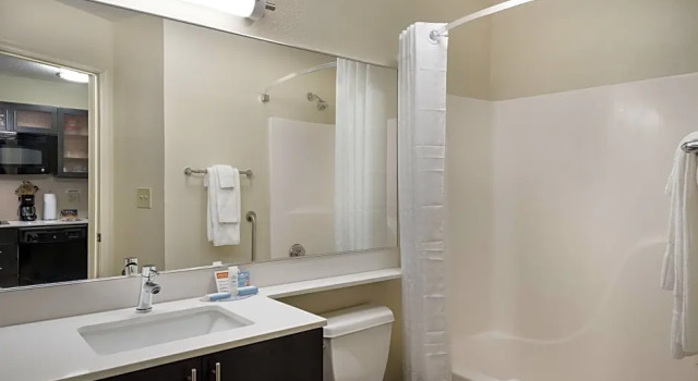 Люкс с 2 комнатами Candlewood Suites - Charlotte - Arrowood by IHG