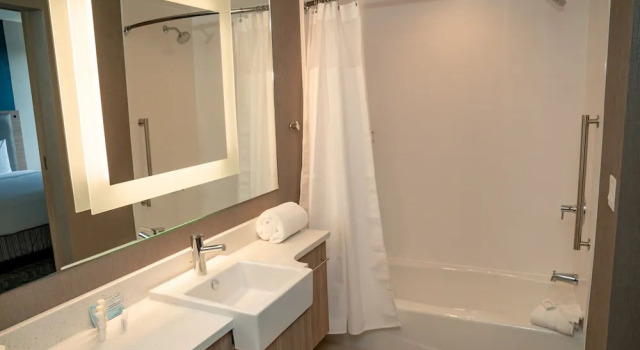 Номер Standard SpringHill Suites by Marriott Woodbridge
