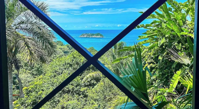 Четырёхместный номер Deluxe Villa Roca Boutique Resort & Suites