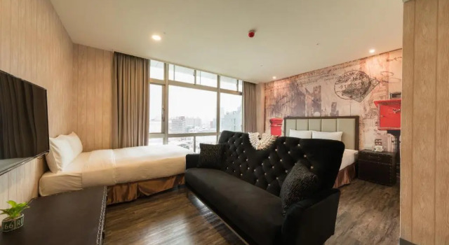 Четырёхместный номер Standard с видом на город Skyone Hotel
