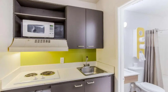 Четырёхместный номер Deluxe Studio 6 Extended Stay - Jacksonville, FL - South