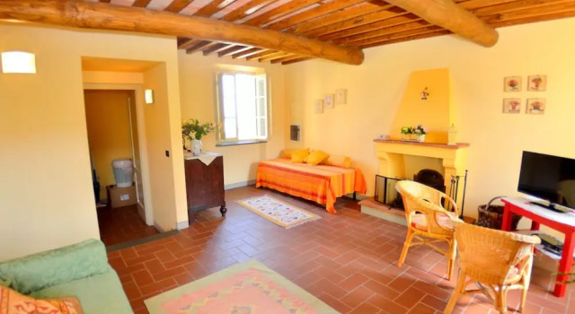 Holiday Home in Pescaglia Near Tuscan Vineyards