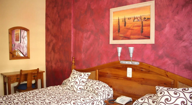 Hotel La Curva, Varaa Hotelli Albolote Granada