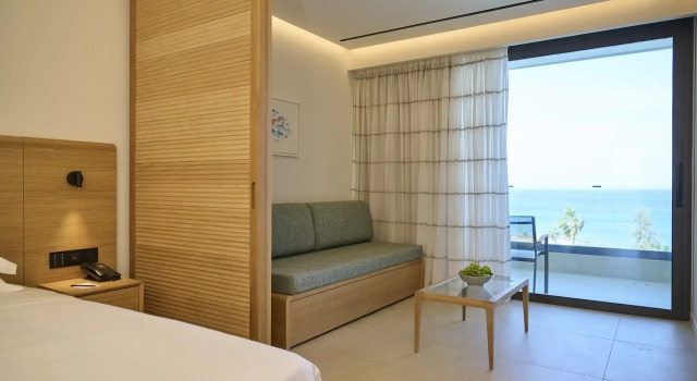 Junior Suite with sea view Sunrise Emerald