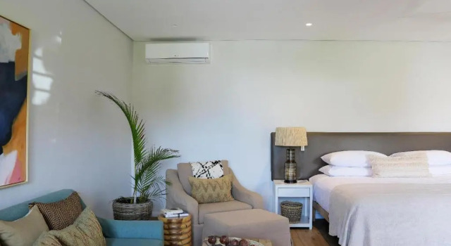 Люкс с балконом Sala Beach House