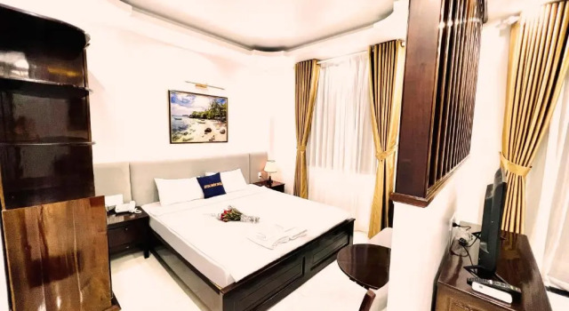 Апартаменты с балконом Dương Đông Hotel