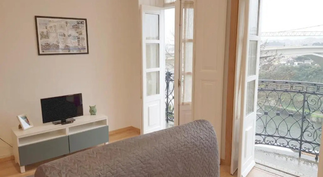 Студия с балконом и с видом на реку Fontainhas River Residence