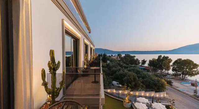 Двухместный номер Superior с балконом и с видом на море Mazarine Hotel