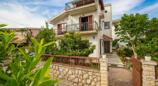 Ava apartmani