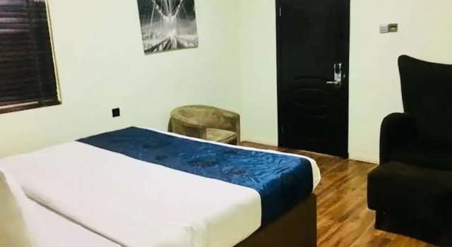 de brit hotel, Rezerwuj Hotel Benin Ikpoba-Okha
