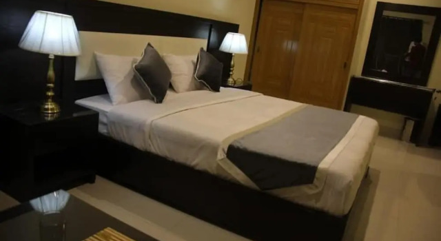 Marjan Hotel, Buchen Sie Hotel Rawala Kot Punjab Region