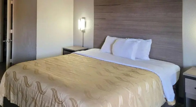 Четырёхместный номер Standard Motel 6 Jackson MS Southwest