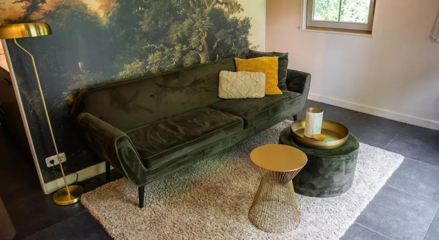 Romantic Loft w/ Garden Terrace, Rezerwuj Hotel Hotele w Veluwe z parkingiem, Parking