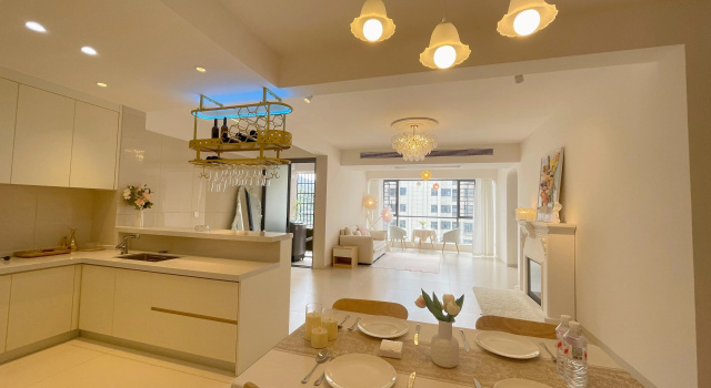 Smilenest V Tsentre Goroda Apartments, Buchen Sie Ferienwohnung SPA-Hotels in Hunan, SPA