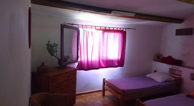 Chambres dhôtes avec vue panoramique - Gîte Saint Roch, Book Hotel Cheap Hotels in Corbières