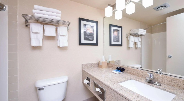 Двухместный номер Standard с видом на бассейн Best Western Kelly Inn - Yankton