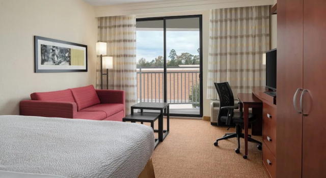 Двухместный номер Standard с балконом Courtyard Houston Kingwood