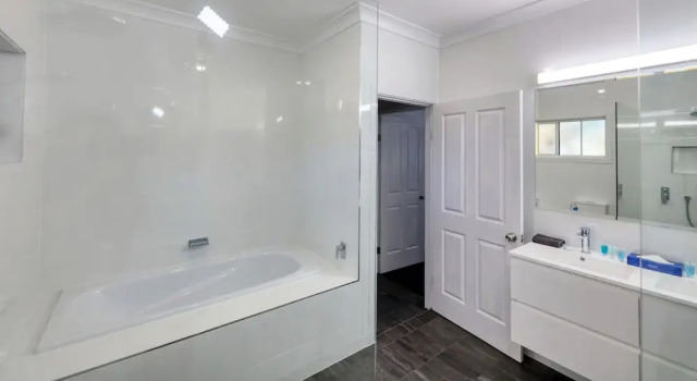 Апартаменты Deluxe c 1 комнатой Colonial Motel & Apartments