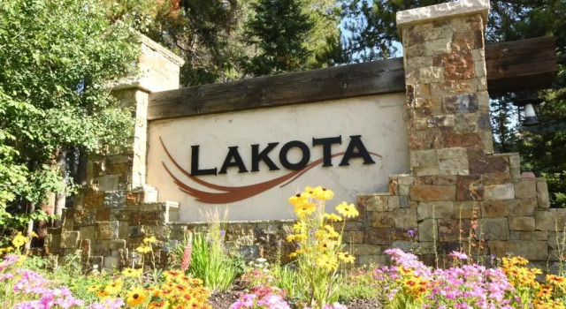 Luxury Villa #301 Next To Resort Hot Tub & Great Views - FREE Activities & Equipment Rentals Daily, Varaa Lomakeskus Lomahotellit kohteessa Winter Park - Fraser, Lomakeskus