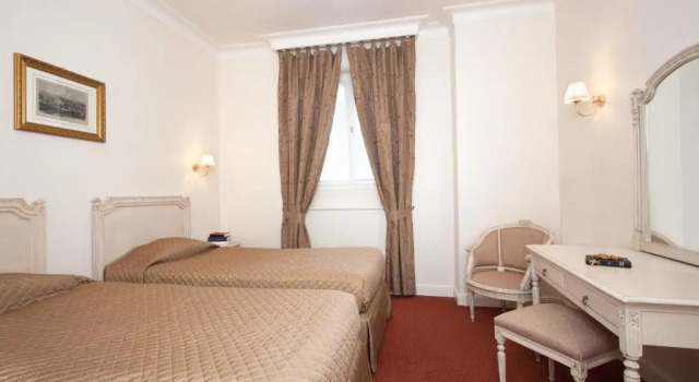 Трёхместный номер Classic Grand Hôtel Moderne