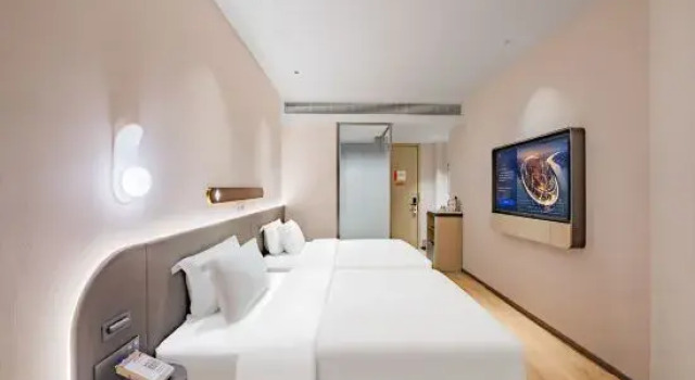 Люкс Deluxe Jinjiang Inn (Aksu Old Street Night Market Railway Station Branch)