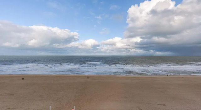 Апартаменты Beautiful Seaview Apartment With Private Garage