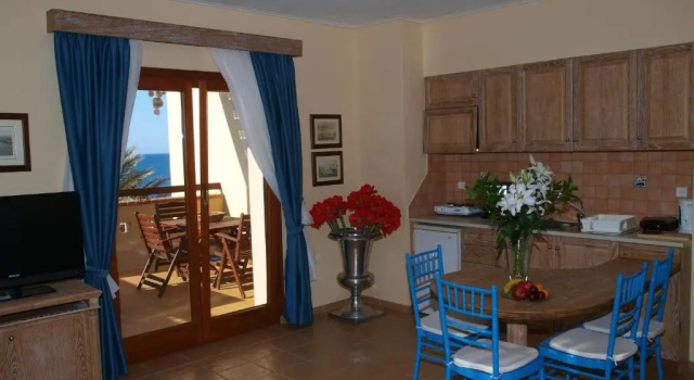 Апартаменты Deluxe Mylos Hotel Apartments