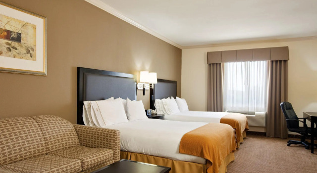Двухместный люкс Holiday Inn Express Hotel & Suites La Porte