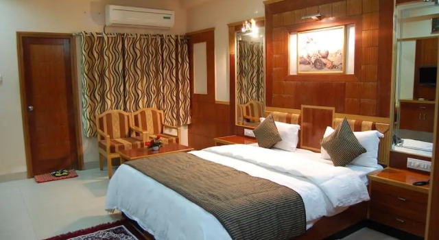 Hotel Kalinga Palace, Забронировать Отель Бармер штат Раджастхан