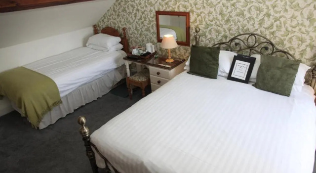 Номер Standard Kirkwood Guest House, free parking, electric car point